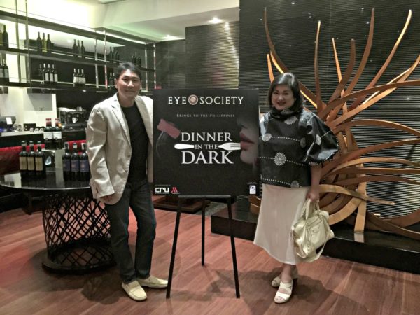 eye-society-dinner-in-the-dark-98