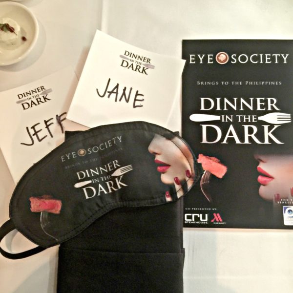 eye-society-dinner-in-the-dark-01